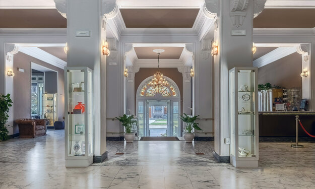 Hotel-Residence-Esplanade-Viareggio-Hall-3000z1800.jpg